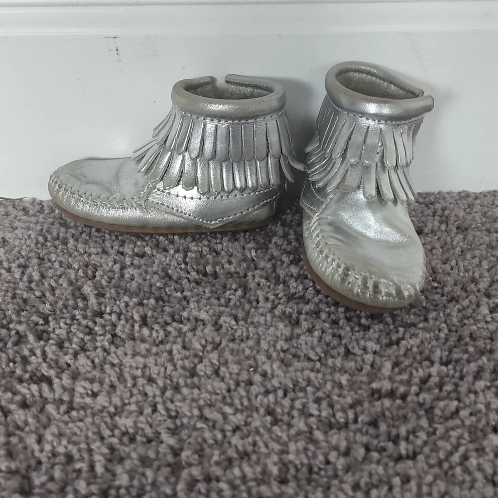 Minnetonka silver metallic fringe booties-4